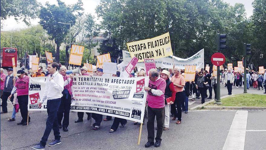 Los afectados por Afinsa y Fórum vuelven a la calle