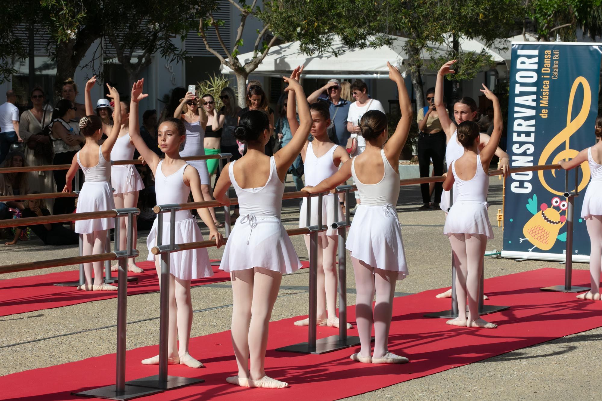 La danza sale a la calle en Ibiza