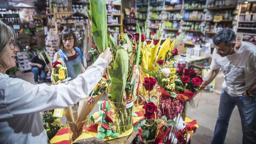 Aquest serà la darrera Diada de Sant Jordi amb roses conreades a Catalunya