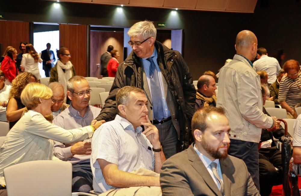 Presentación del libro "Cartelería de Prevención de Riesgos Laborales" en el Club Prensa Asturiana de LA NUEVA ESPAÑA