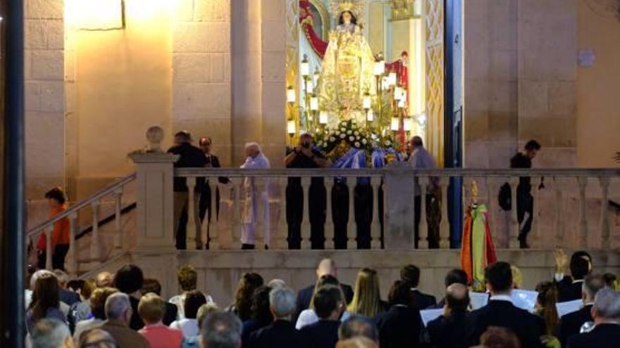 La Ofrenda y la Procesión evidencian la devoción por la Patrona.