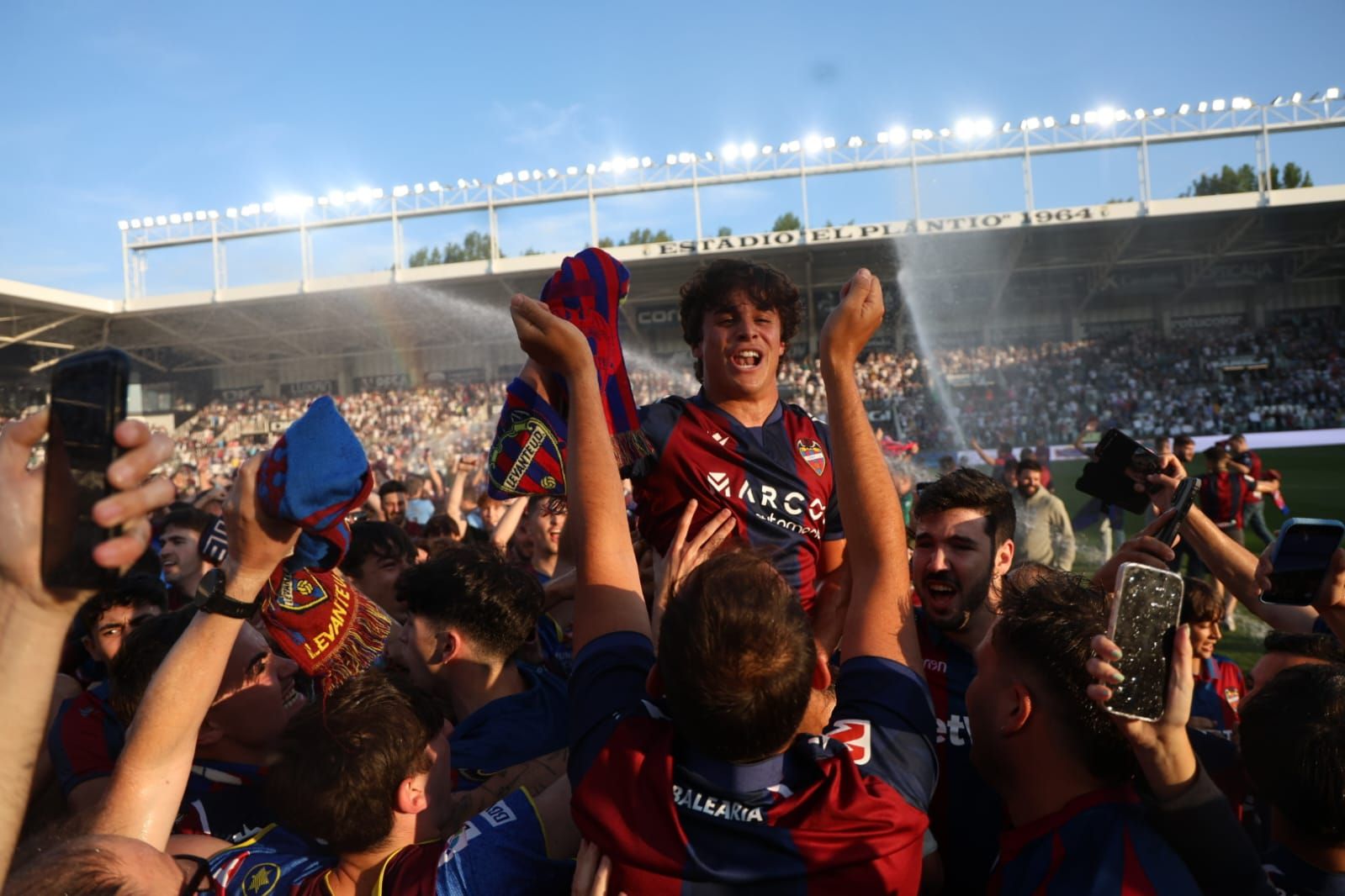 Así se ha vivido el ascenso del Levante en El Plantío