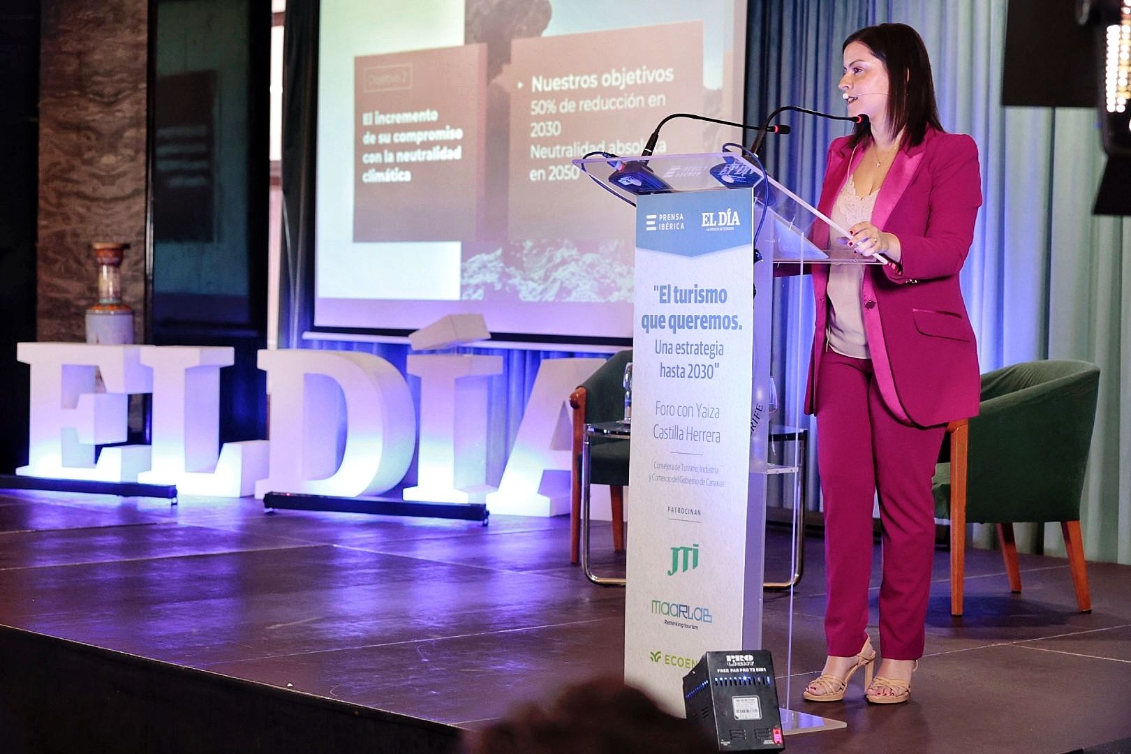 Foro sobre Turismo con la consejera Yaiza Castilla.