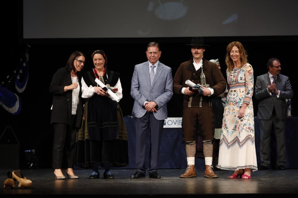 Gala de entrega de los premios Folclore Ciudad de Oviedo