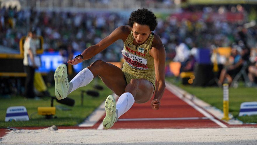 Malaika Mihambo no tiene rival en salto de longitud.