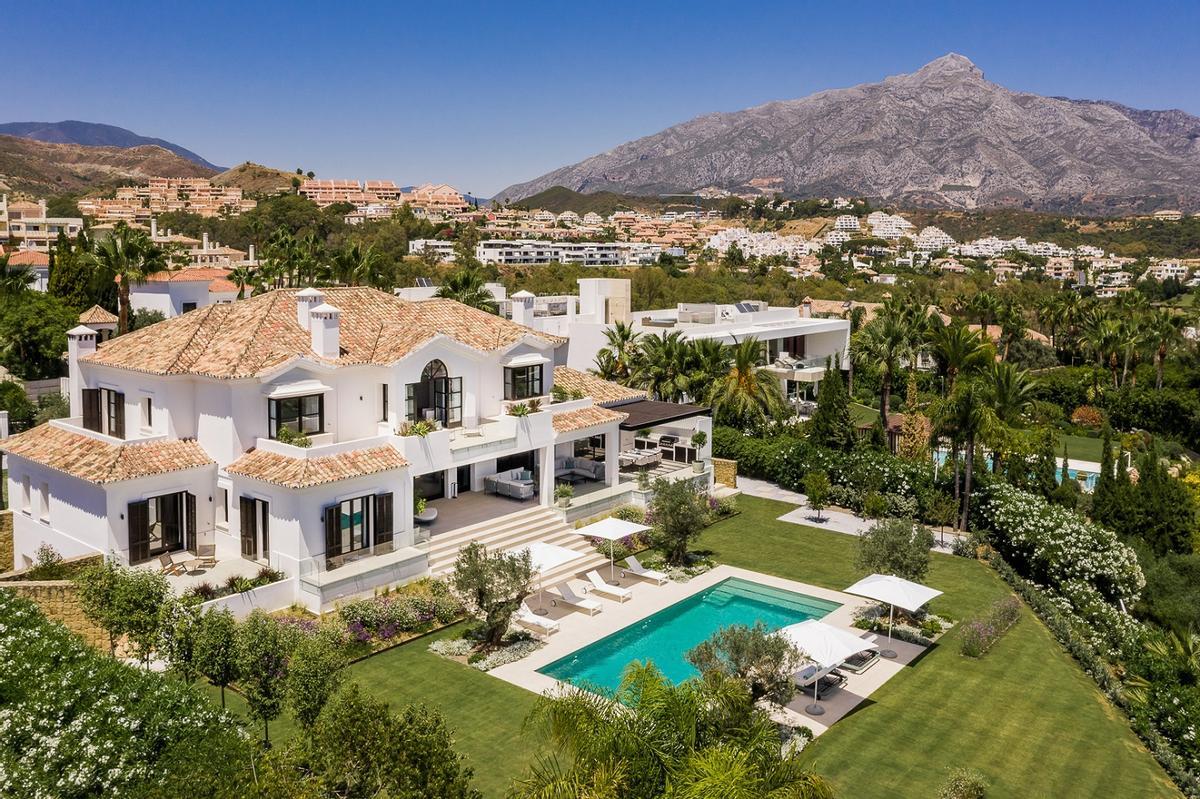 Una villa a la venta en la zona de Nueva Andalucía, en Marbella, que ha disparado el interés del comprador de vivienda de lujo.