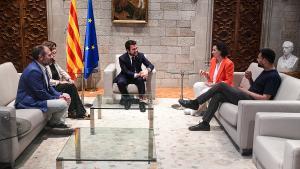 El president de la Generalitat en funciones, Pere Aragonès, con Marta Rovira, Ruben Wagensberg y Oleguer Serra
