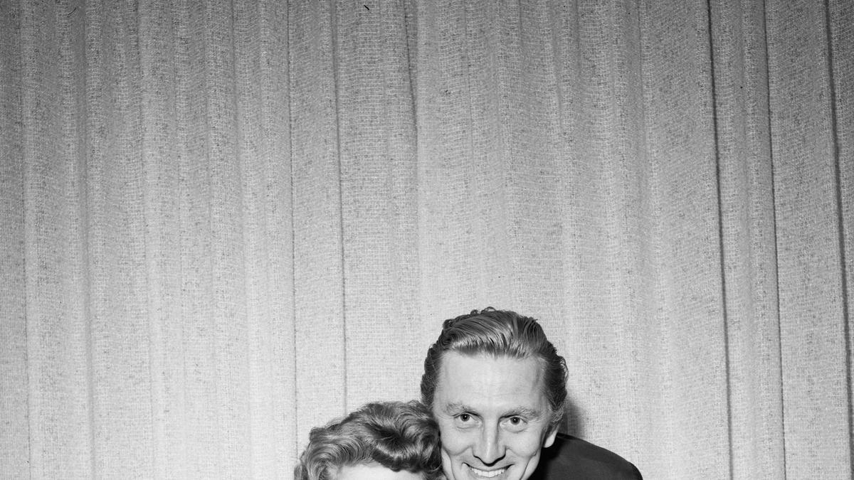 Kirk Douglas y su amada segunda esposa, Anne Buydens