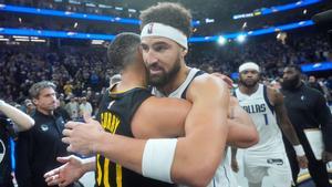 Stephen Curry y Klay Thompson tras el partido