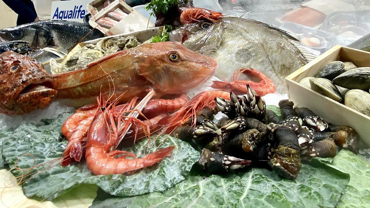 Pescados y mariscos en la Seafood Expo de Barcelona.