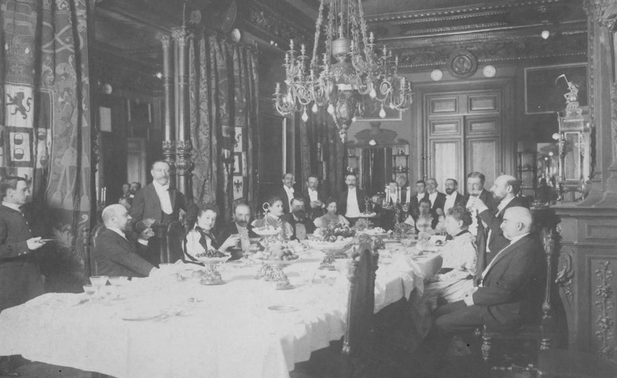 Una de las fotografías expuestas en 'Del Château al Hôtel. Los palacios de los marqueses de Cerralbo y Villa-Huerta'.