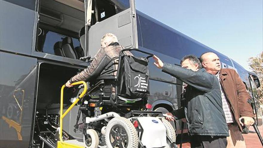 Hicid presenta dos buses pioneros para personas con discapacidad