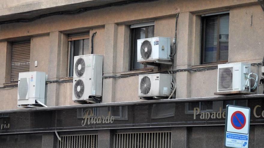 Los mecánicos del aire acondicionado no dan abasto ante la rotura de aparatos