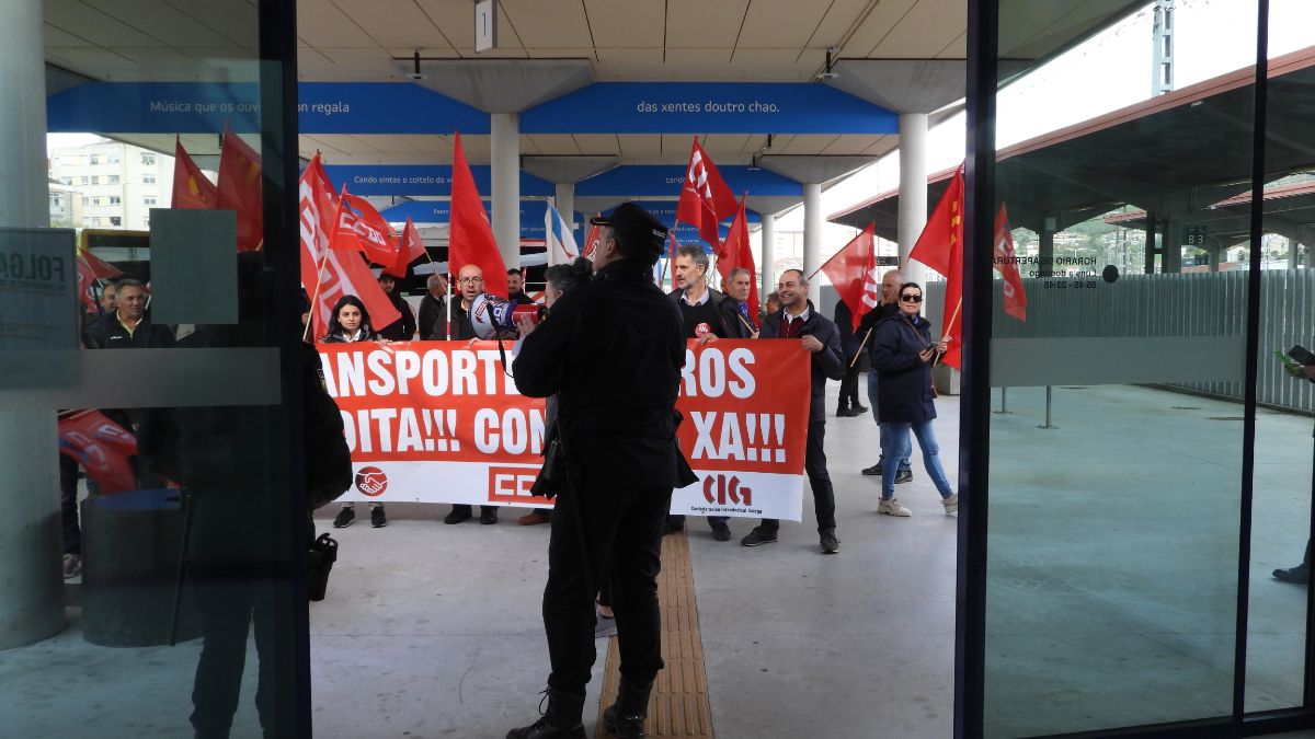 La huelga de transportes paraliza numerosas líneas en Galicia