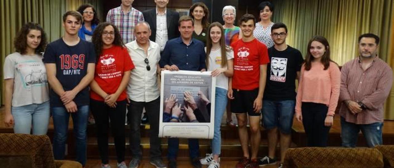 Xàtiva recibe a los alumnos del IES Simarro    que participaron en los actos de Mathaussen