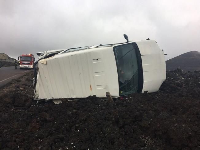 Vuelco de un coche en Lanzarote