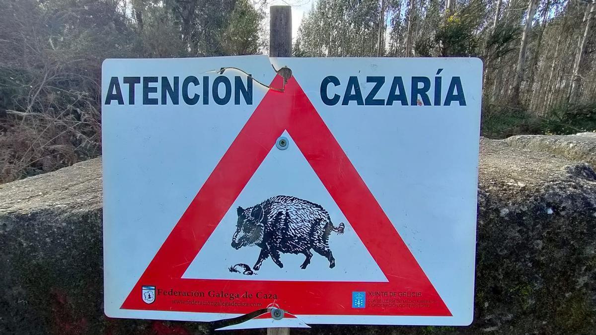 Cartel que anuncia una batida en Santiago