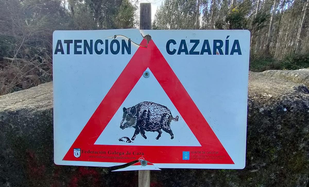 Cartel que anuncia una batida en Santiago