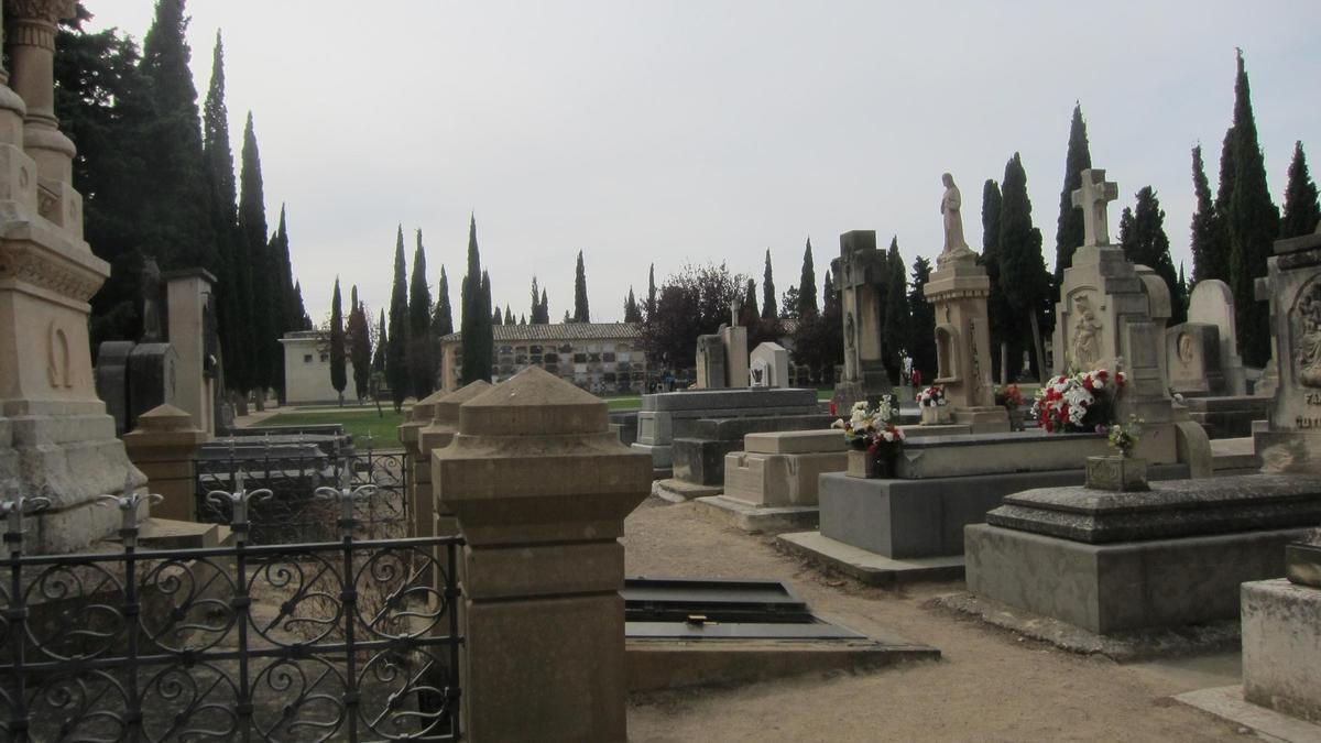 Archivo - Cementerio de Torrero.