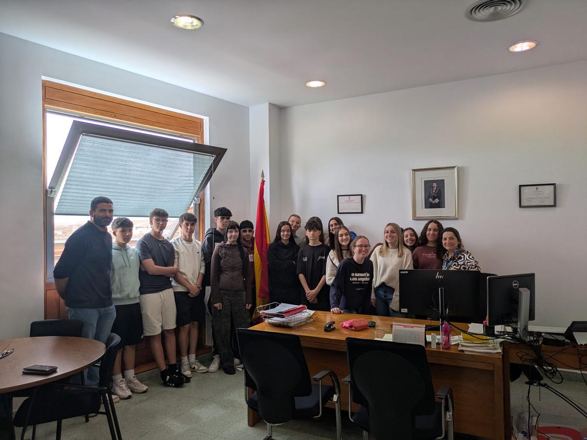 Del aula al estrado: los alumnos del Colegio Salesiano de La Almunia visitan los Juzgados