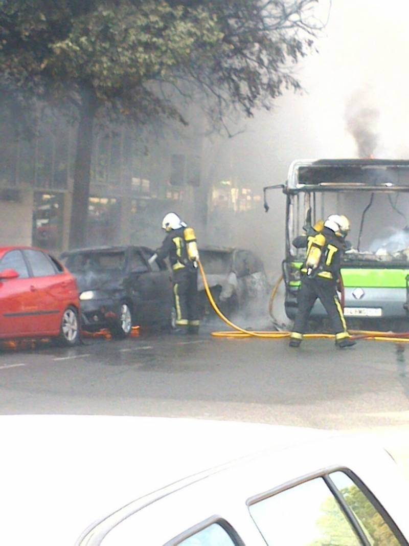 Fotos de los lectores del incendio del autobús