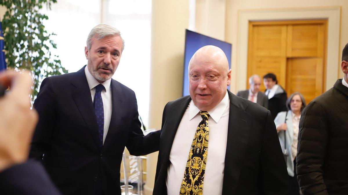 El presidente de Aragón, Jorge Azcón, y el presidente y fundador de Forestalia, Fernando Samper, durante la presentación de los tres centros de datos.