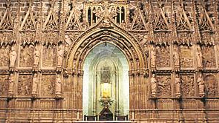 La capilla gótica del santo grial se construyó en el s. xiv