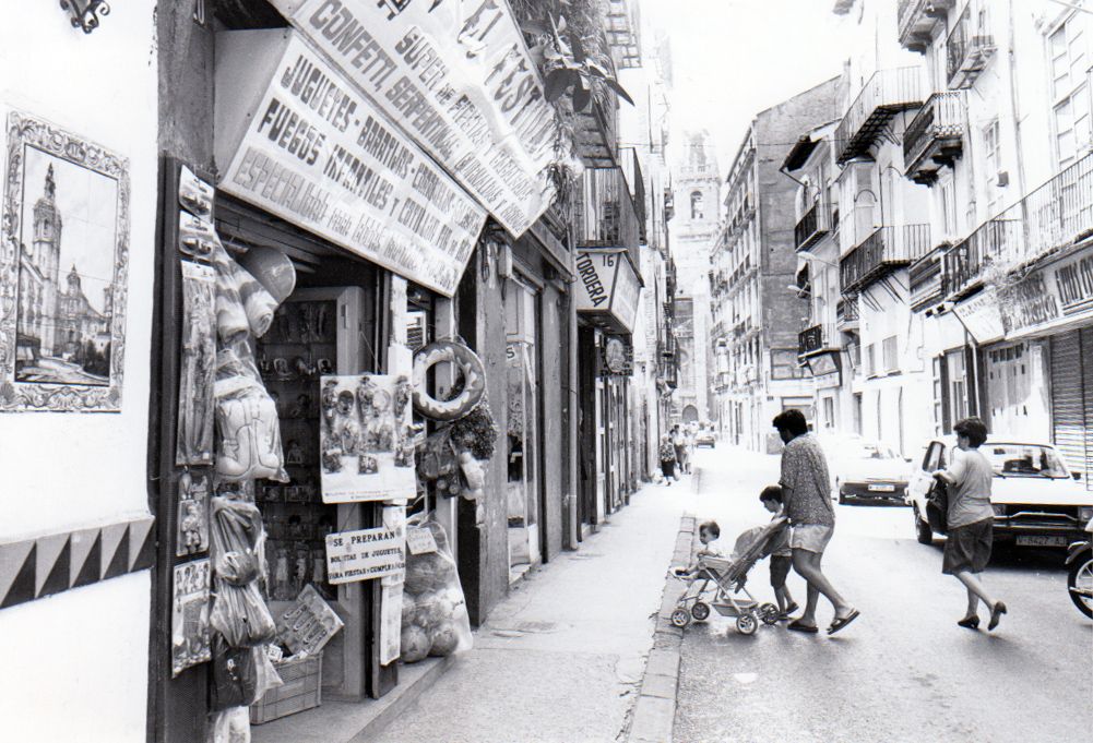 Un paseo por Ciutat Vella de finales de los años 80