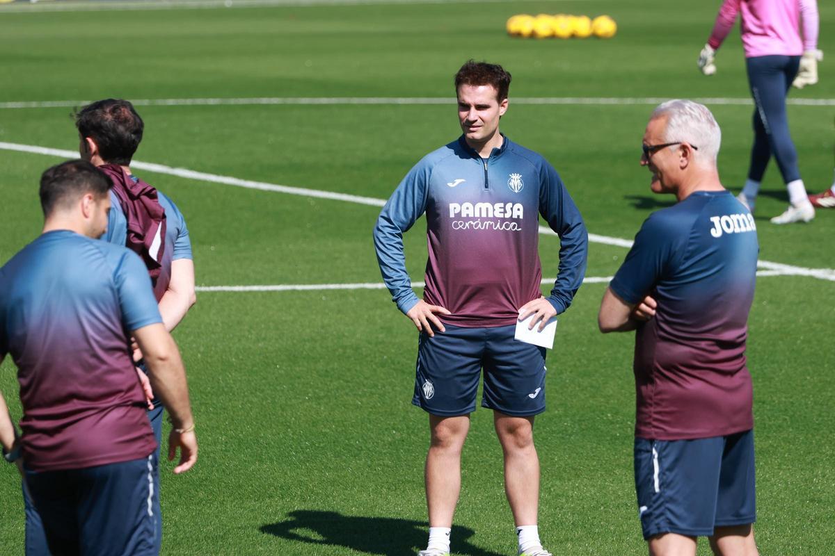 Galería | La afición del Villarreal disfruta con sus ídolos en el entrenamiento de puertas abiertas