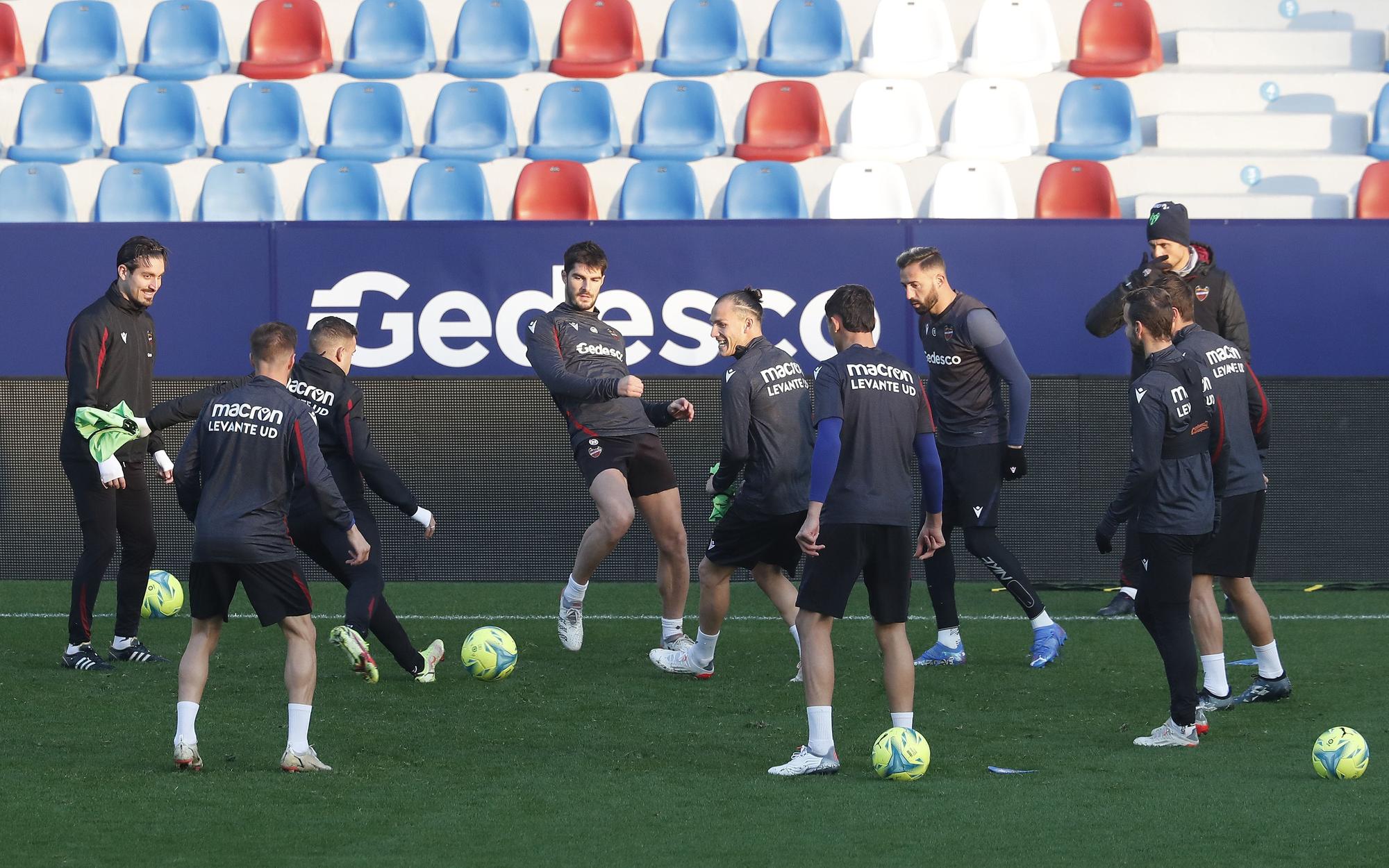 Sesión del Levante en el Ciutat antes de enfrentarse al Valencia