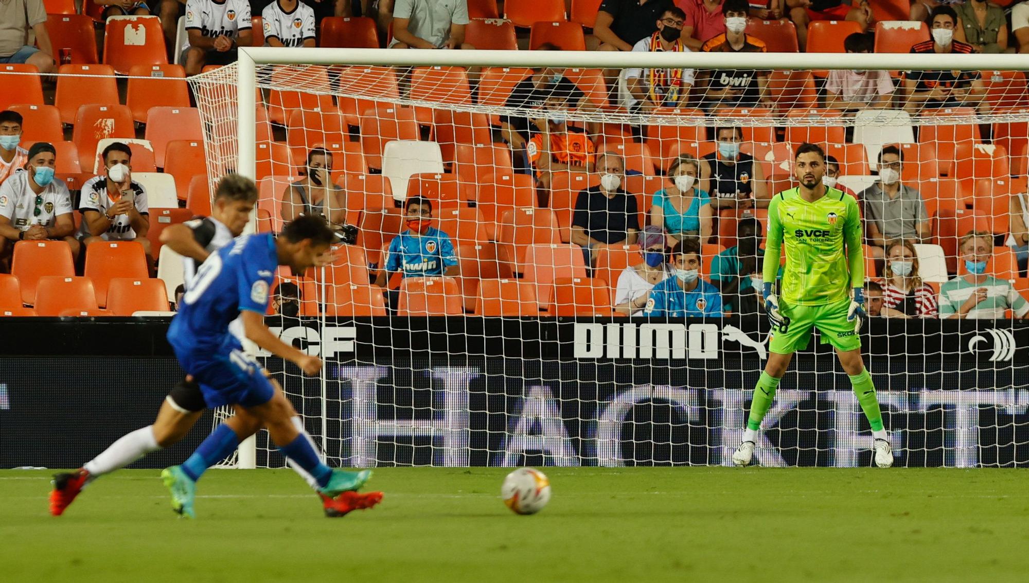 Valencia - Getafe: el estreno de Liga, en imágenes