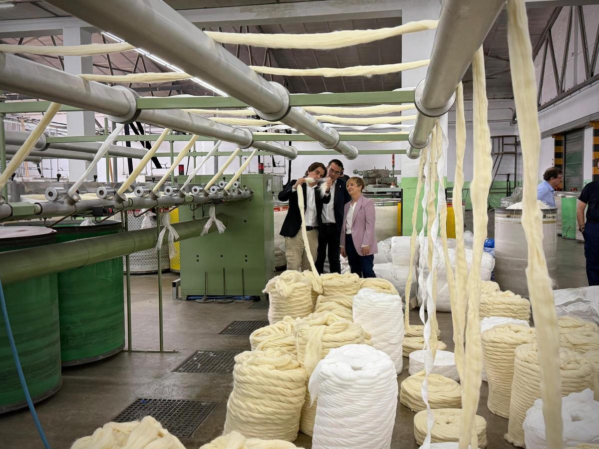 La consellera Marián Cano ha visitado la empresa de Mutxamel.