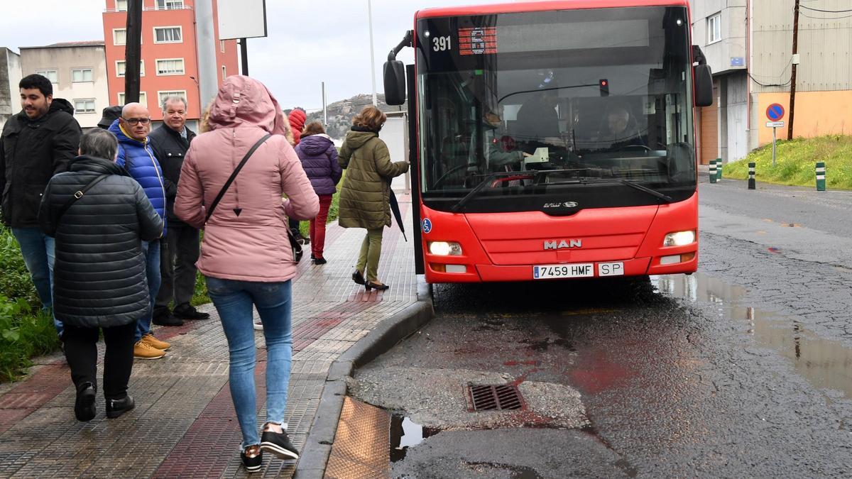 Un bus de la línea 6 en Meicende