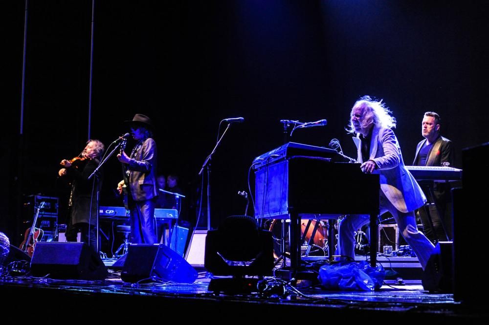 The Waterboys vence a la llovizca