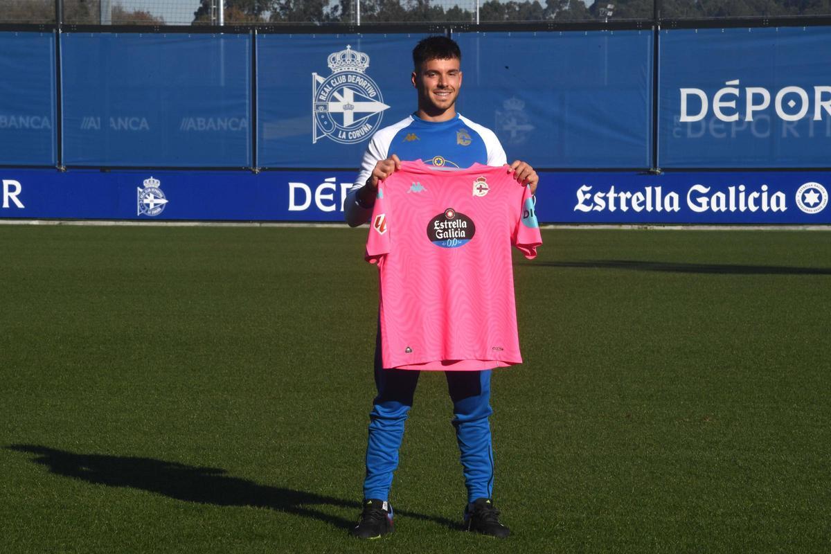 Álvaro Ferllo firma hasta 2027 con el Deportivo