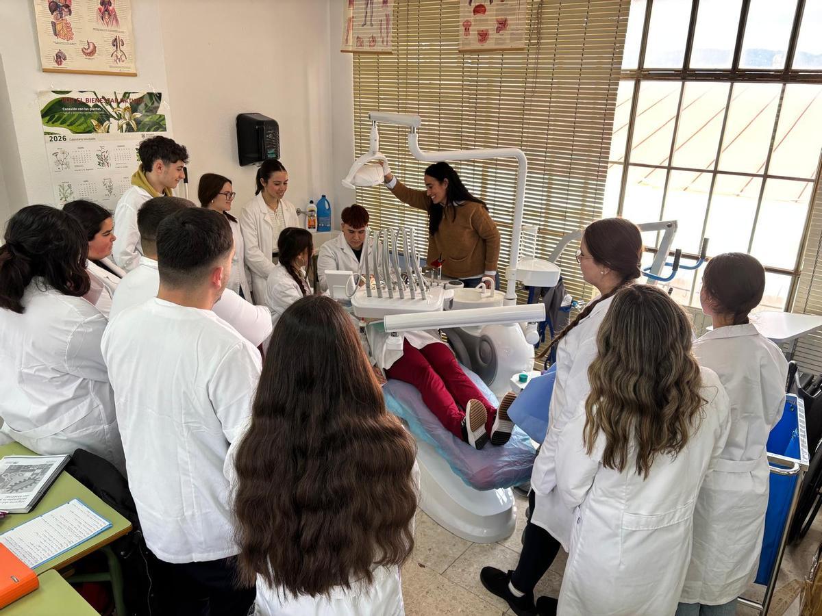 Grado Medio en Cuidados Auxiliares de Enfermería.