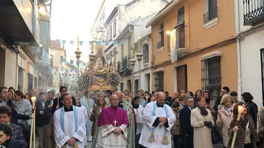 La Inmaculada luce y congrega a cientos de fieles en varias localidades