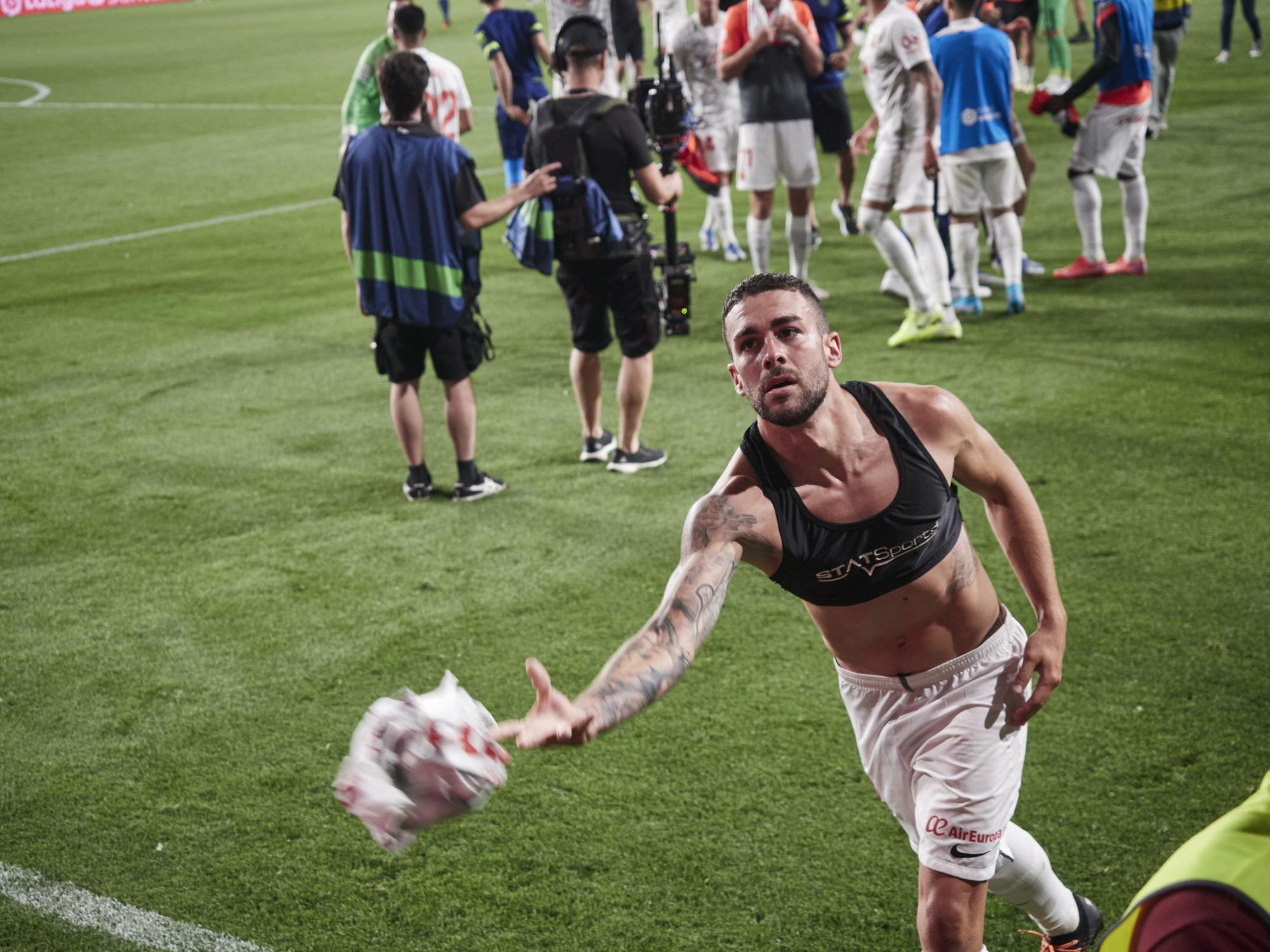 Osasuna-RCD Mallorca: Las fotos de la alegría desatada de los jugadores del Mallorca al conseguir la permanencia