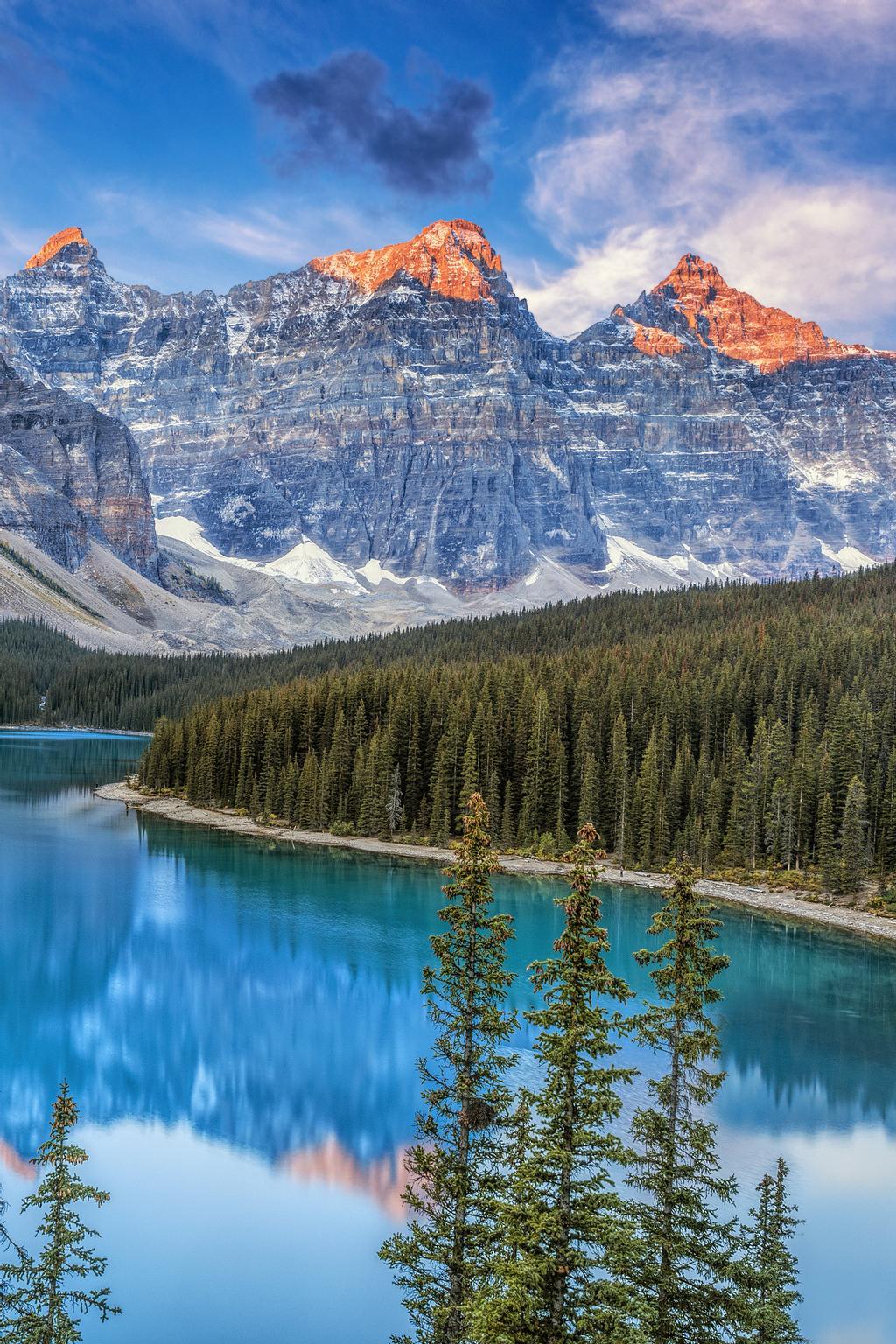Lago Moriane Alpenglow en Canadá
