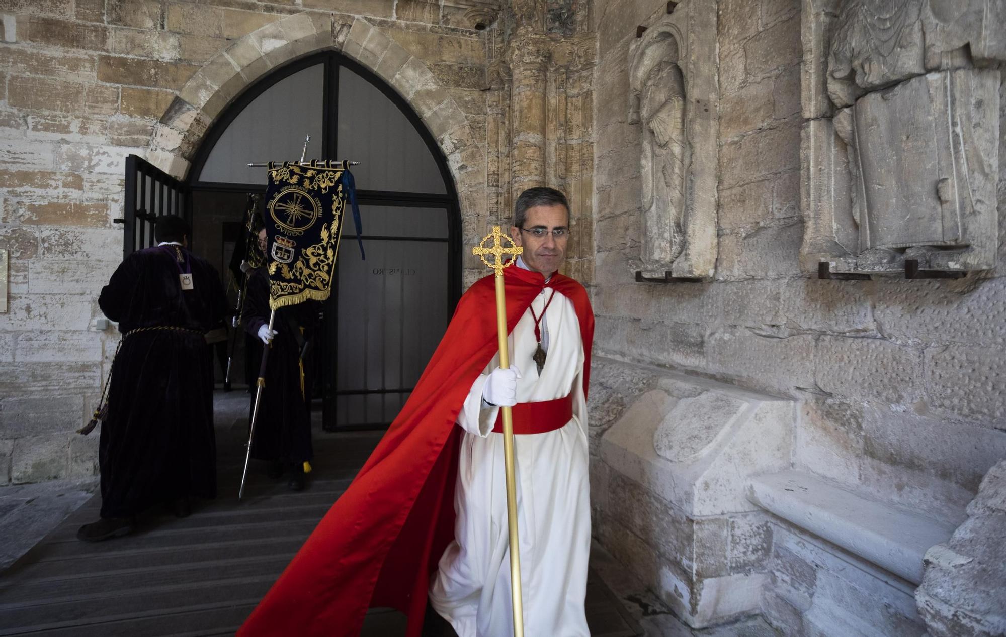 Oviedo despide a lo grande la Semana Santa: mira las fotos de la procesión del Resucitado