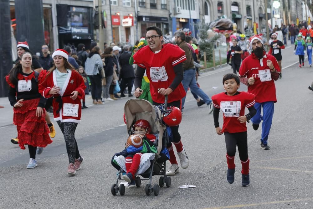 Miles de participantes celebraron el fin de año por el centro de Vigo