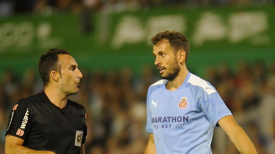 Arcediano Monescillo parlant amb Stuani a Santander