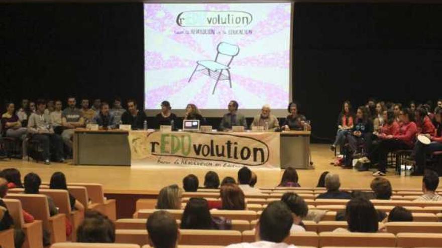 María Acaso llama a los alumnos de Magisterio de Zamora a la «agitación»