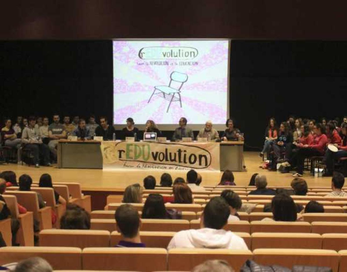Un momento del taller impartido ayer por María Acaso en el Campus Viriato.