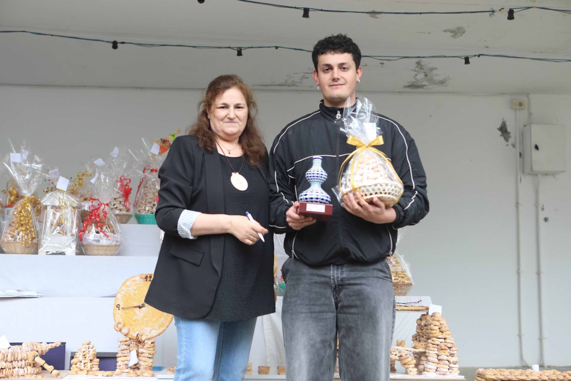 A parroquia silledense de Abades celebra un ano máis a súa tradicional poxa