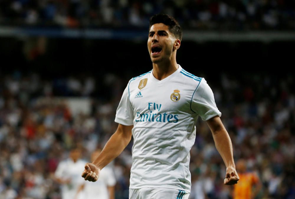 Instantes del partido disputado ayer entre el Valencia CF y el Real Madrid.