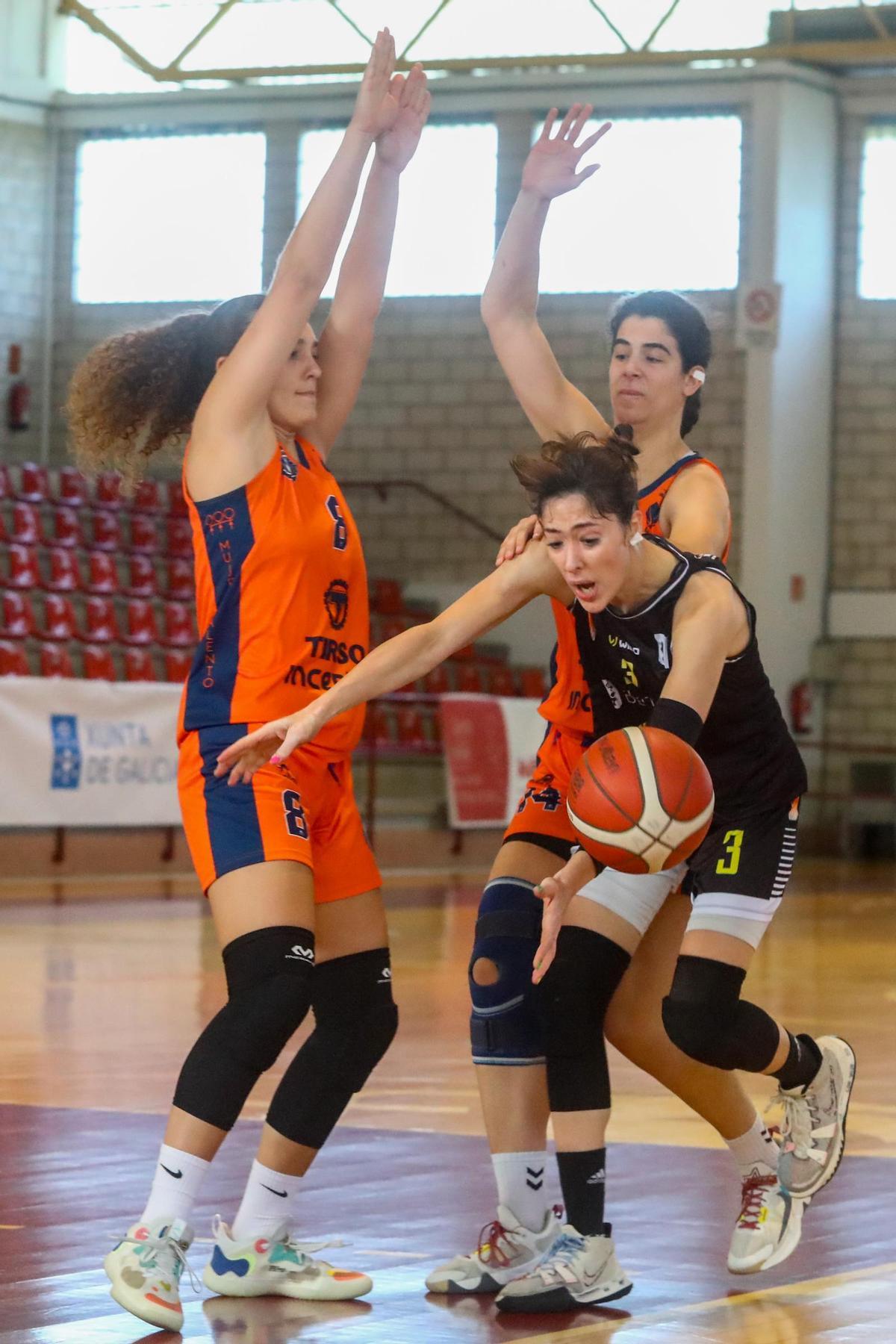 Las imágenes de la emotiva despedida del baloncesto de Sara Gómez