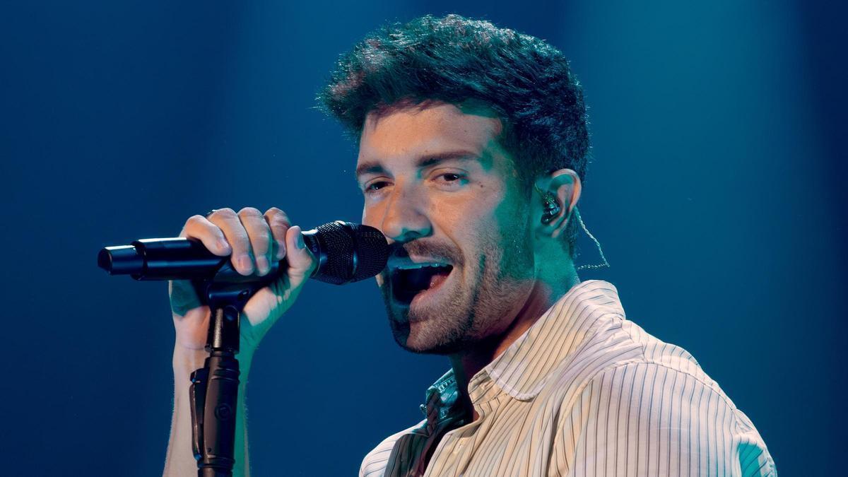 Singer Pablo Alboran performing in Zaragoza