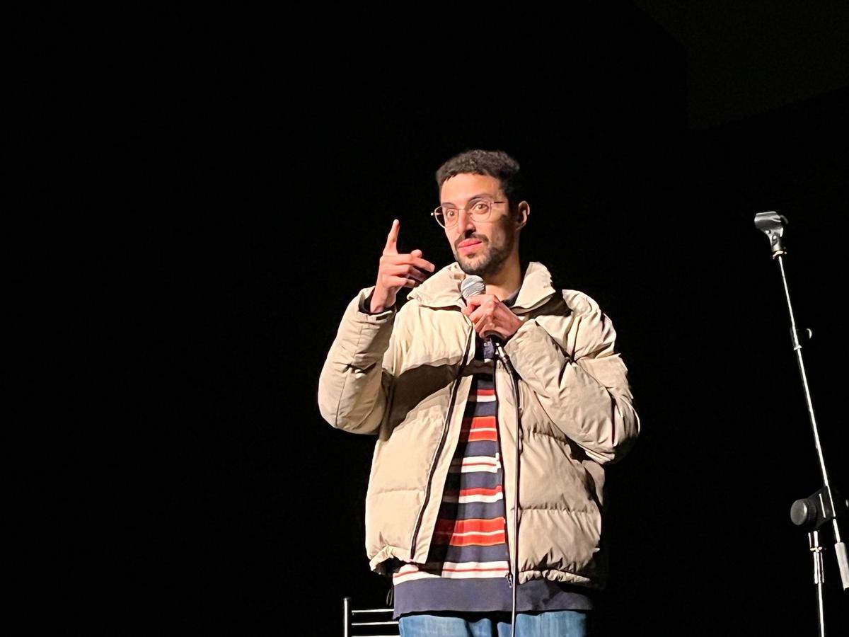 Yunez Chaib, colaborador del programa 'La Revuelta' de TVE, ofreció un monólogo en el acto.