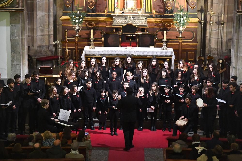 El Coro Infantil y Juvenil Cantabile interpreta villancicos clásicos y varias piezas de su disco 'Vinde velo neno. Nadal con Cantabile' en su tradicional Concerto de Nadal.